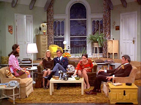 The Mary Tyler Moore Show apartment | Hannah & Husband