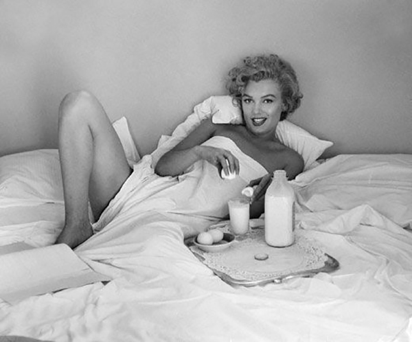 4 Ways to Marilyn Your Morning | Hannah & Husband